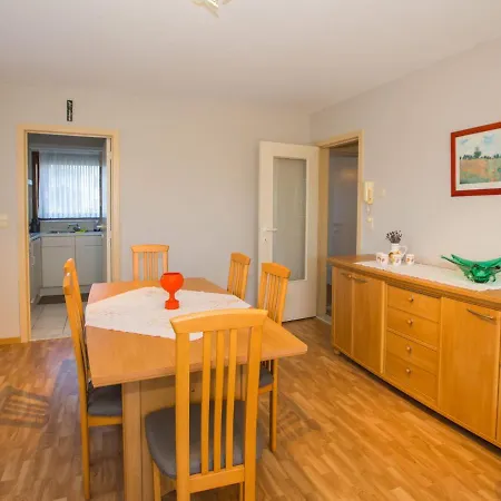 Garden Blok 10 2 Bedrooms On Floor 0 Lejlighed *